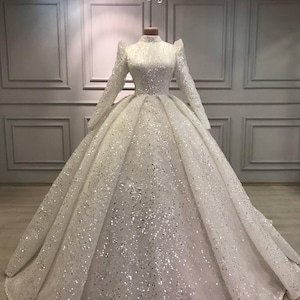 Pre-Order Custom Luxury Hijab Wedding Dress, Beaded Lace Bridal Gown, Elegant Wedding Dress Bridal Gown, Islamic Wedding Dress, Muslim Bride