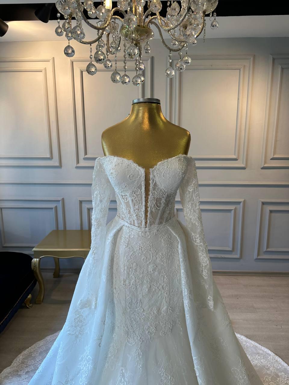 French Lace Mermaid Wedding Dress: Elegant Long Sleeve Tulle Gown