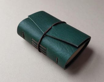 Carnet de poche en cuir vert : Petit carnet de croquis de voyage 2x3" (7526)