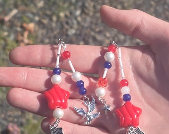 4th of July tech accessory / phone tablet bookmark charm / beaded United States charm / red white and blue / memorial day / eagle flag charm