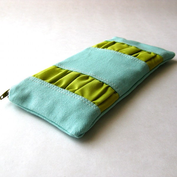 Mint Pencil Pouch, Pencil Case, Cosmetic Pouch - The Nostalgic Mini Pouch in mint / apple green