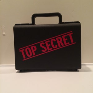Affaire très secrète, agent secret, cadeau pour porteur de l'anneau, cadeau pour porteur de l'anneau, agent de l'alliance, bague de sécurité, déguisement