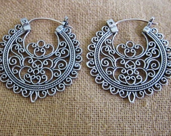 Outstanding Sterling Silver Traditional style hoop earrings / 1.25 inch / Bali Silver 925 art / (#8m)