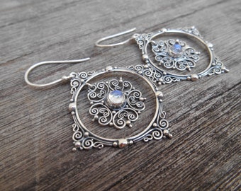 Balinese Silver sterling moonstone gemstone earrings / 5 cm long / silver 925 / Bali art jewelry / (#450em)