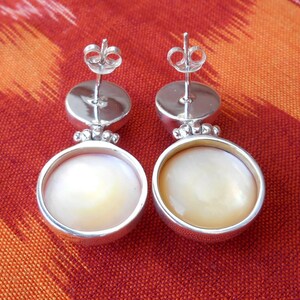 Elegant 1.15 inch Sterling Silver stud Pearl Earrings / Freshwater and Mabe ocean Pearl / Silver 925 / Bali handmade jewelry. image 4