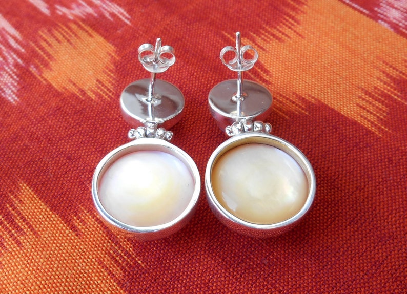 Elegant 1.15 inch Sterling Silver stud Pearl Earrings / Freshwater and Mabe ocean Pearl / Silver 925 / Bali handmade jewelry. image 4