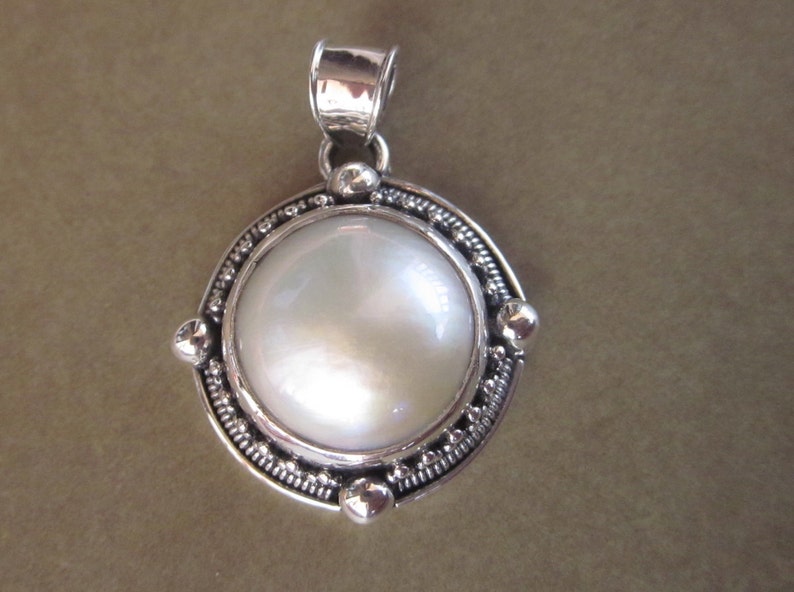 Balinese sterling Silver Pendant White Mabe Pearl silver 925 Bali granulation art jewelry #1pm
