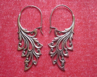 Bali Sterling Silver Earrings / silver 925 / Balinese handmade art jewelry / floral design / 2 inches long / (#142m)