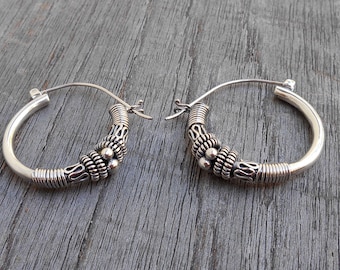 Balinese Silver sterling hoop Earrings / silver 925 / Bali handmade granulation technique / 1.25 inch / (#785m)
