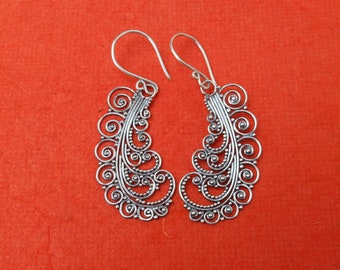 Bali Sterling Silver dangle Earrings / silver 925 / Balinese art of granulation handmade jewelry / 2 inch long / (#431m)