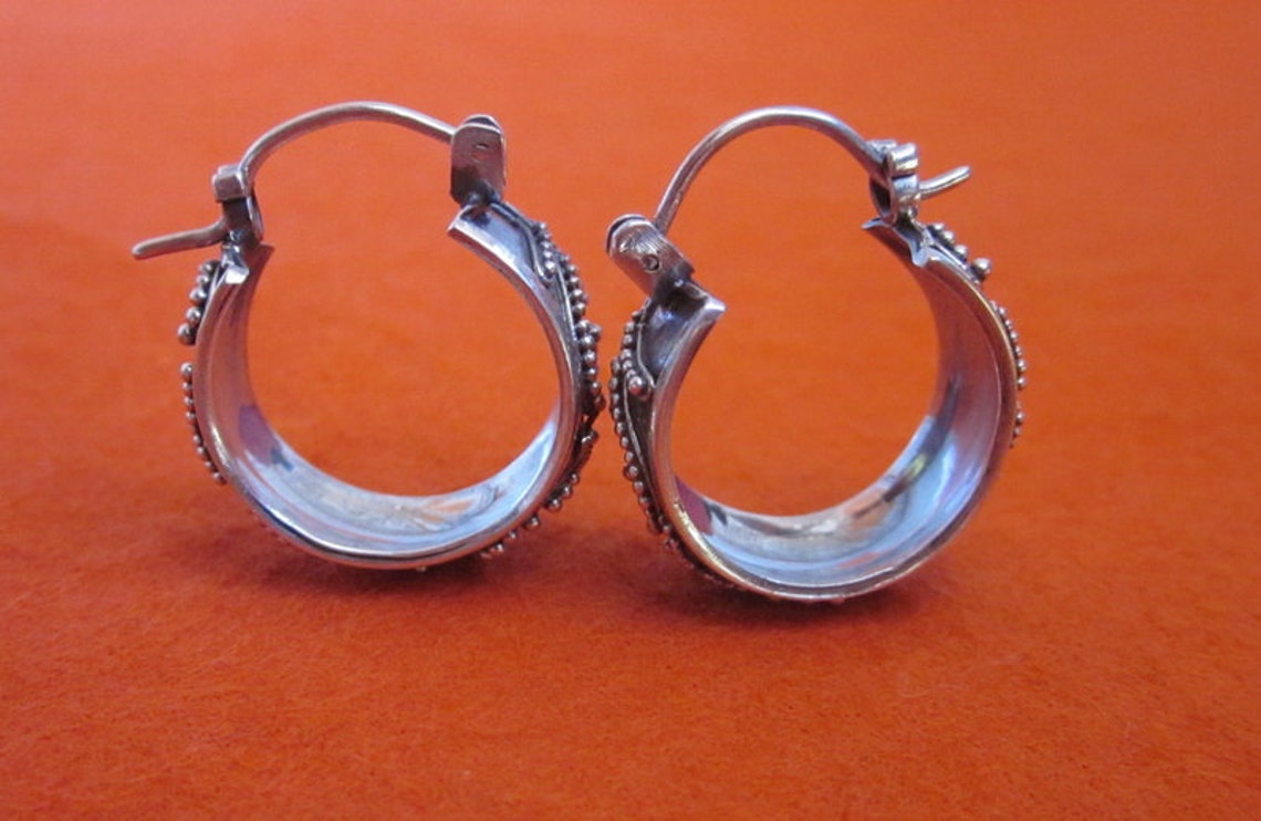 Awesome Balinese Sterling Silver Hoop Earrings / Silver 925 / - Etsy