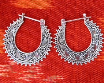 Bali Hoop Sterling Silver Earrings / silver 925 / Balinese handmade jewelry / granulation technique / (#534K)