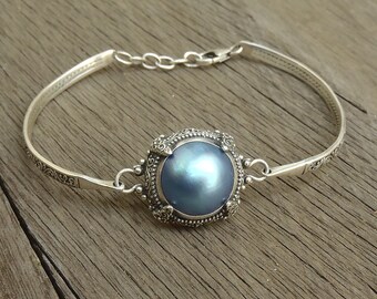 Balinese Sterling Silver blue ocean mabe pearl gemstone bracelet / silver 925 / Bali art handmade jewelry / 7.5 inch long / (#127b)