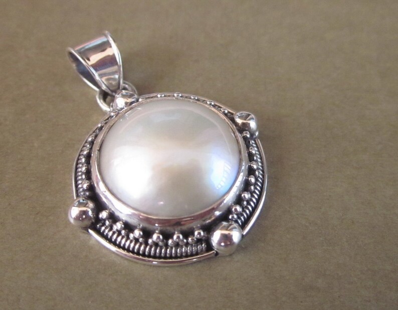 Balinese sterling Silver Pendant  White Mabe Pearl  silver 925  Bali granulation art jewelry #1pm