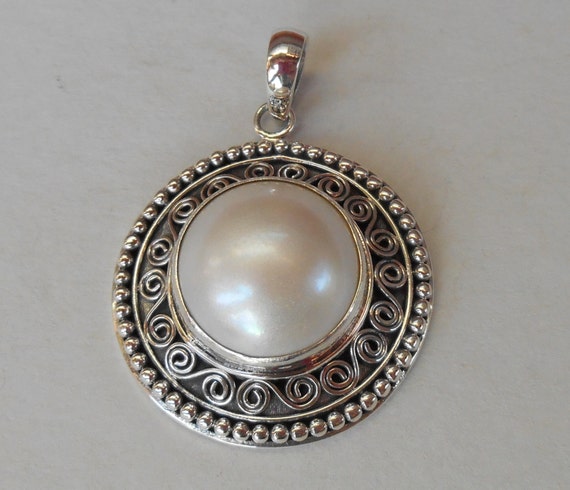 Balinese sterling Silver Pendant White Mabe Pearl silver 925 Bali granulation art jewelry #1pm