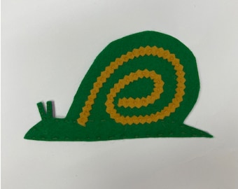 Green Snail Wool Felt Needle Case