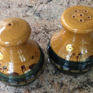 Wonderful John Kemety Hand Thrown Pottery Salt and Pepper Shakers