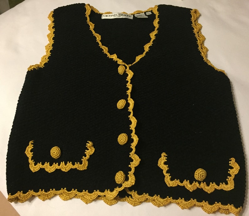 Cute Vintage Michael Simon Vest Black /& Gold Trim