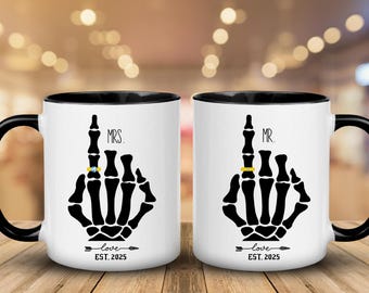 Lustige Mr. & Mrs. Skeleton Hand Becher: Gothic Hochzeitsgeschenk (Digitaldrucke)