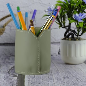 Custom Leather Pen Cup, Desk Organizer For Office Storage, Handmade Pencil Holder, Personalized Leather Stand, Gift For Writers, Students