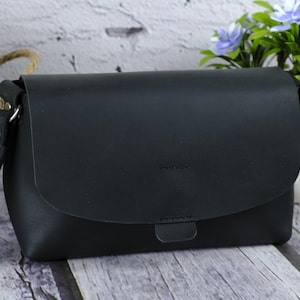 Custom handmade leather crossbody bag for women, compact mini purse, elegant shoulder tote, personalized everyday leather accessory
