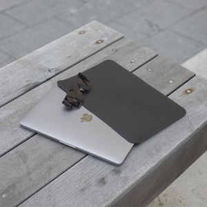 Personalized leather laptop sleeve, genuine leather MacBook Air and Pro case, slim leather sleeve for iPad, custom handmade MacBook cover