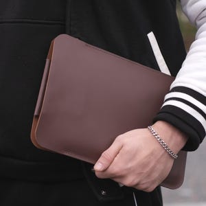 Leather iPad Sleeve with Apple Pencil Holder, Personalized Minimalist Tablet Case, Vintage Leather Pouch, Soft Suede Interior, Gift for Him