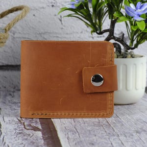 Benutzerdefinierte zweifache Brieftasche aus Leder, handgefertigte schlanke Brieftasche mit Druckknopf, personalisierter Kartenhalter mit Bargeldschlitz, Geschenk für ihn, minimaler Stil