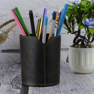 Personalized Leather Pen Holder, Handmade Pencil Cup, Custom Desk Organizer, Writer Gift, Office Decor, Unique Gift For Him Or Her
