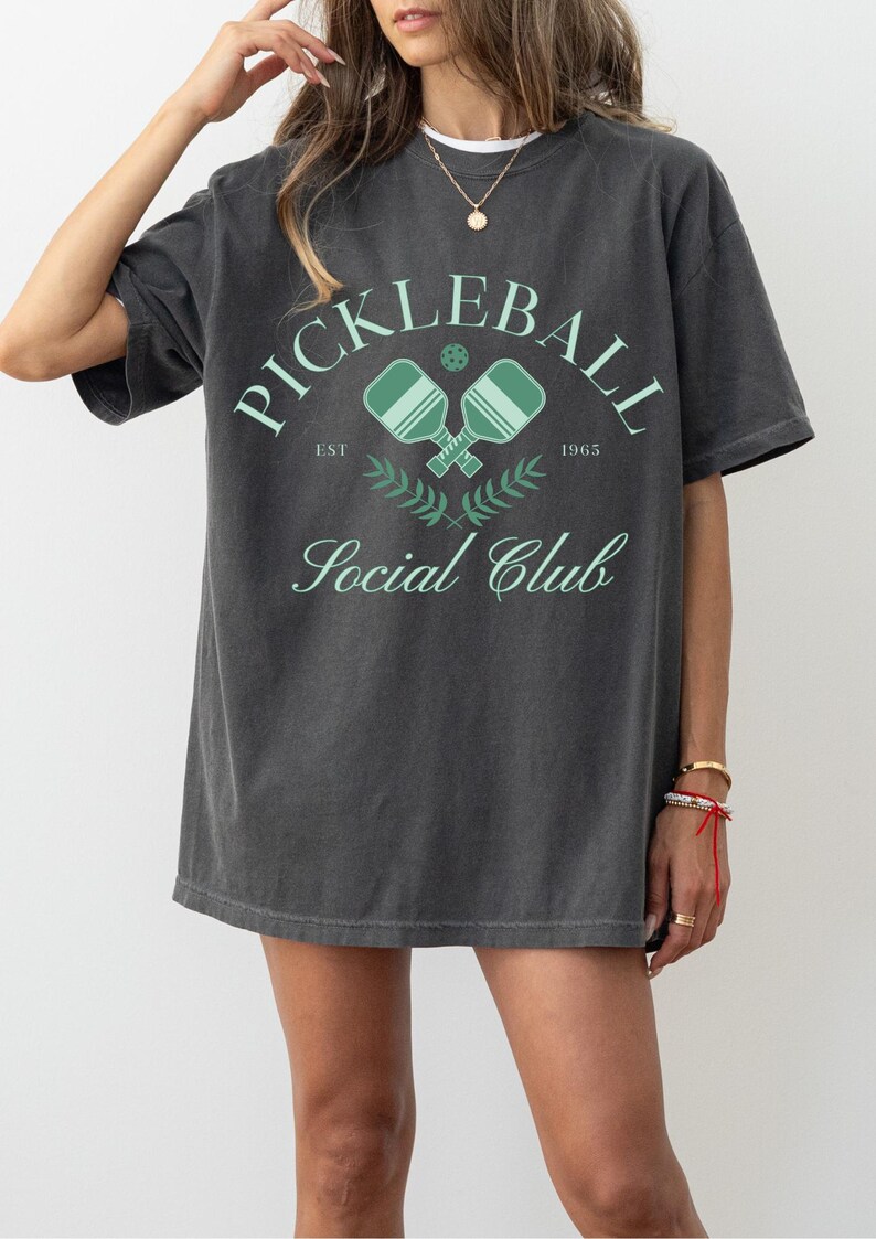 PICKLEBALL SOCIAL CLUB GRAPHIC TEE