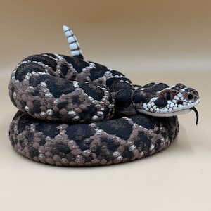 Diamondback Rattlesnake - PLA Indoors only