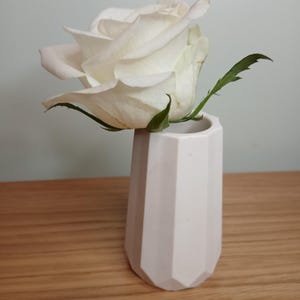 Mini Vase. White.