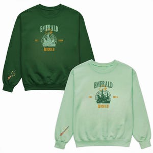 Geborduurd sweatshirt Wicked Wizard of Oz, hoodie van EEmerald City Oz, bezem op mouw, Elphaba en Glinda ronde hals, Defy Gravity Gift