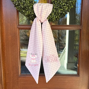 Banda de corona bordada para bebé recién nacido, cuadros rosas, monograma, anuncio de nacimiento, niña, colgador de puerta, lazo, puerta de hospital, baby shower.