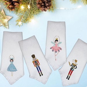 Tovaglioli rustici in lino con frange, ricamati, Il balletto dello Schiaccianoci, lino bianco, 19&quot; x 19&quot;, Schiaccianoci, Re dei topi, Clara, Fata Confetto