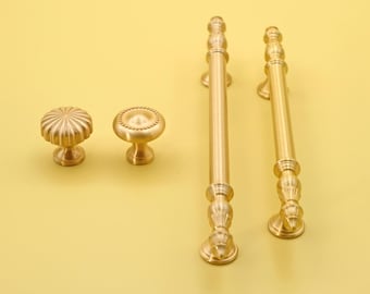 Poignées en laiton d'acanthe : poignées de meuble en laiton massif finition dorée brossée, décor Art nouveau