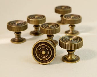 Decorative Antique Brass Cabinet Knobs: Classic Vintage Drawer Knob Pull