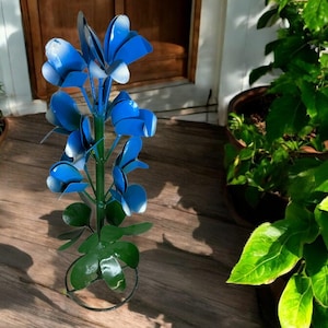 Metal Wildflower Bouquet Garden Sculpture