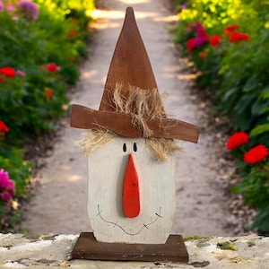 Rustic Scarecrow Fall Decor, Handmade Wooden Scarecrow, Farmhouse Autumn Decoration, Thanksgiving Porch Decor, Harvest Tabletop Sign