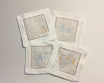 Juego de servilletas de cóctel de lino bordadas / Diseño de anillo para el Sr. y la Sra., regalo de boda