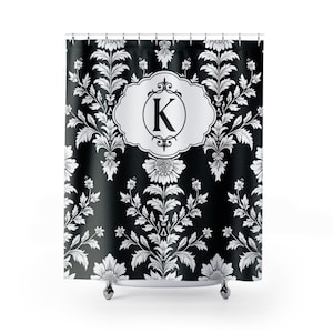 Cortina de ducha con monograma personalizado, cortina de ducha con damasco floral en blanco y negro, cortina de ducha con letras personalizadas, decoración de baño