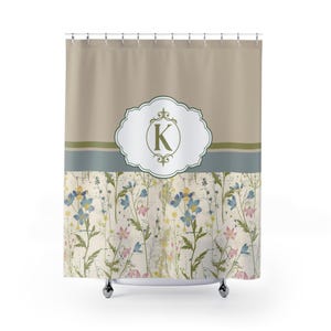 Cortina de ducha floral personalizada, cortina de ducha con monograma inicial, cortina de ducha personalizada con la letra K, decoración botánica para baño