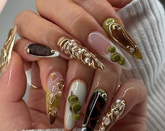 AuritaNail のロマンチックな花柄プレスオンネイル | ソフトピンクの