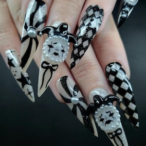 Gothic Clown-Themed Press On Nails | 3D Sad Clown Face Nail Art | Bold and Vibrant Carnival-Inspired |  Unique and Artistic Nail | DB588H