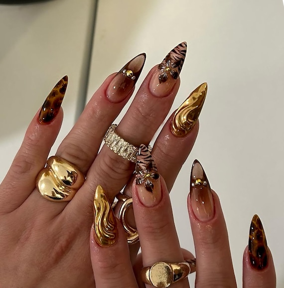 2.べっ甲u0026ゴールドスティックハンドメイドピアスorイヤリングor樹脂 秋ネイルのネイルデザインプチプライス カラージェル｜Petit Priceの