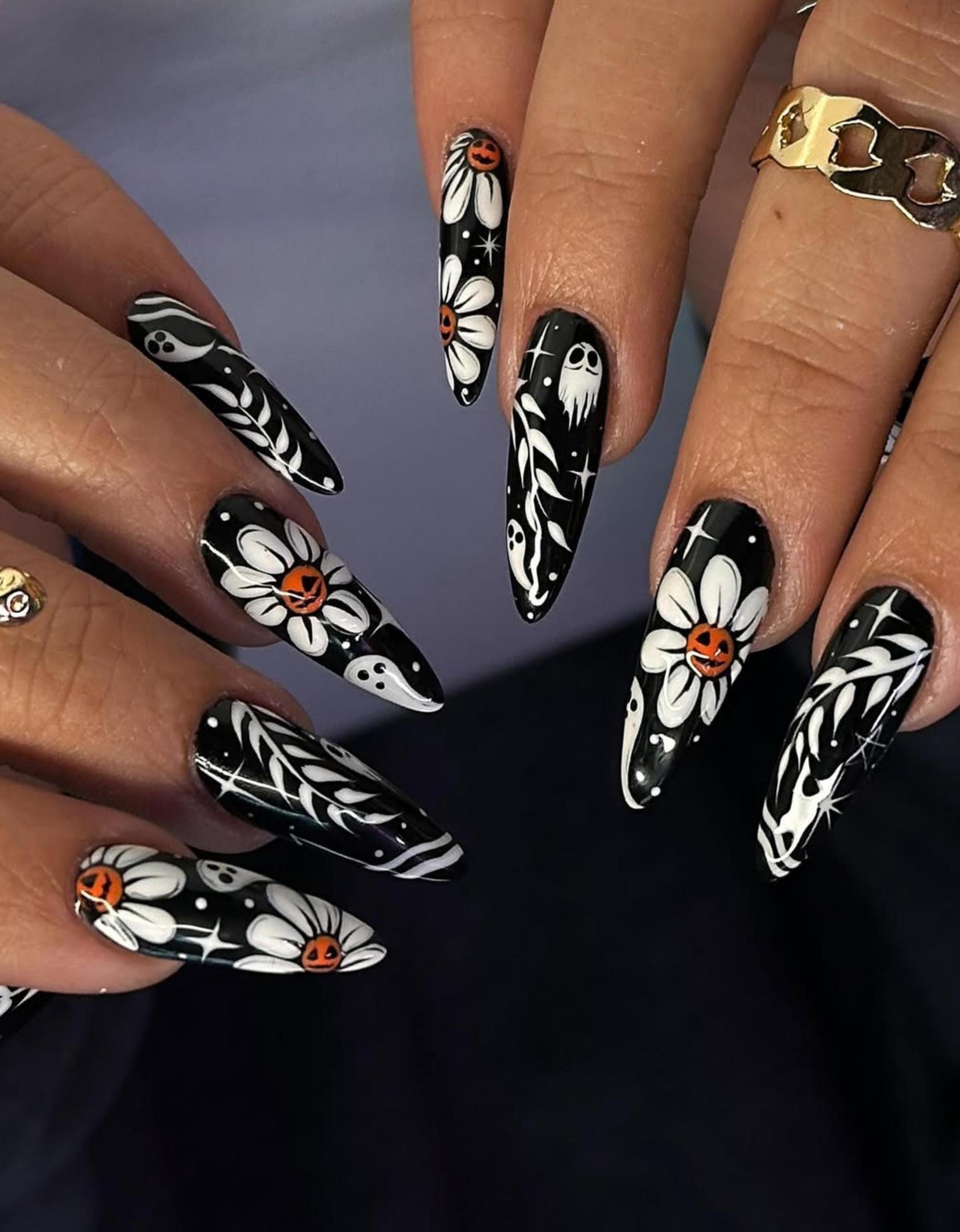 ゴシックパンプキンデイジープレスオンネイル | ブラック＆ホワイト