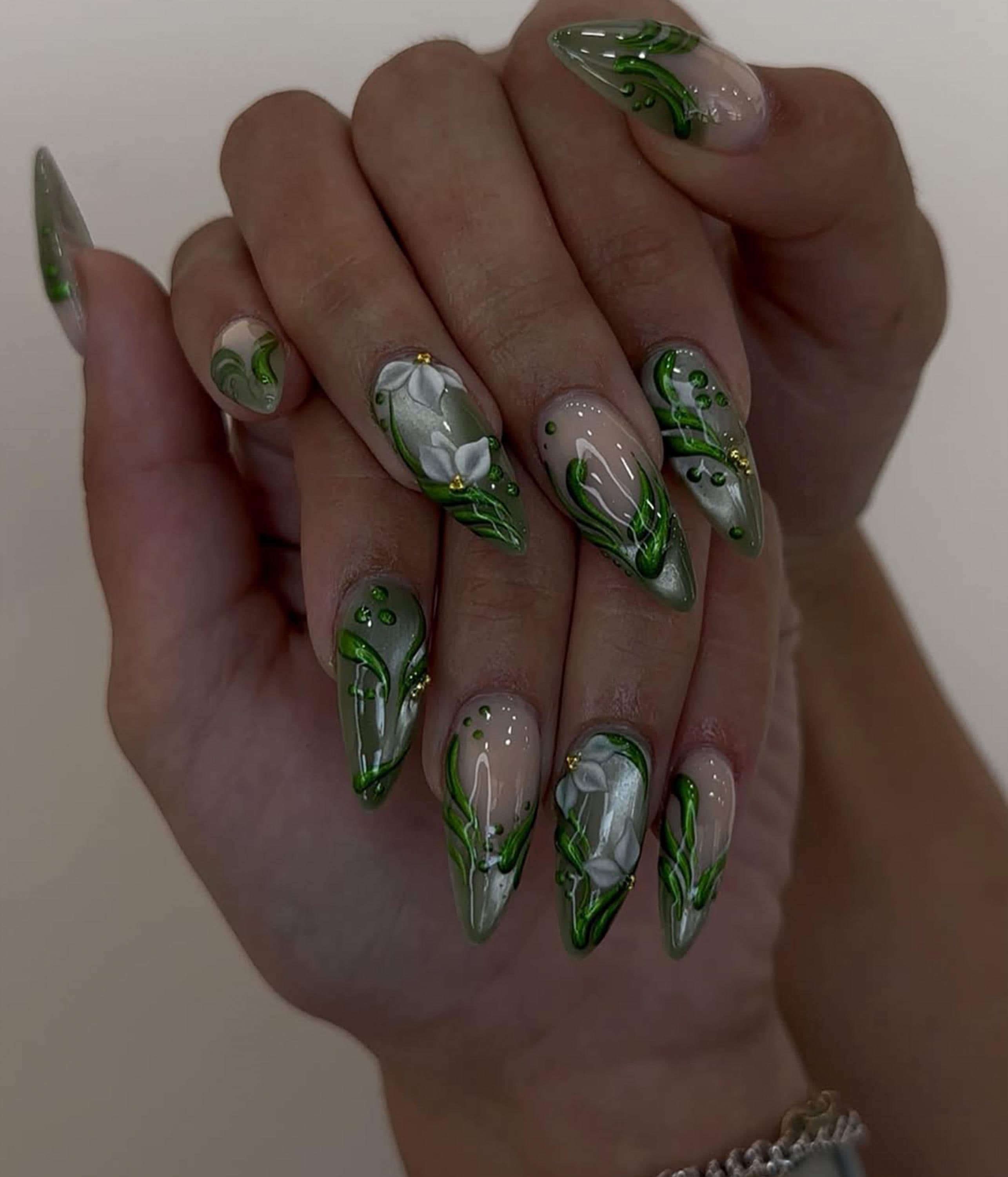 Sparkling White Vine Tips