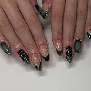 Luxury Green Ombre Press-On Nails | Elegant Hand-Painted Green Gradient Nail with Gold Foil Detail | Reusable Green and Gold Art Nail| DC59H