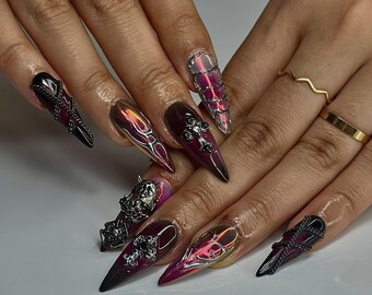 ゴシッククロームクロスプレスオンネイル | Y2Kエッジフレイムネイル