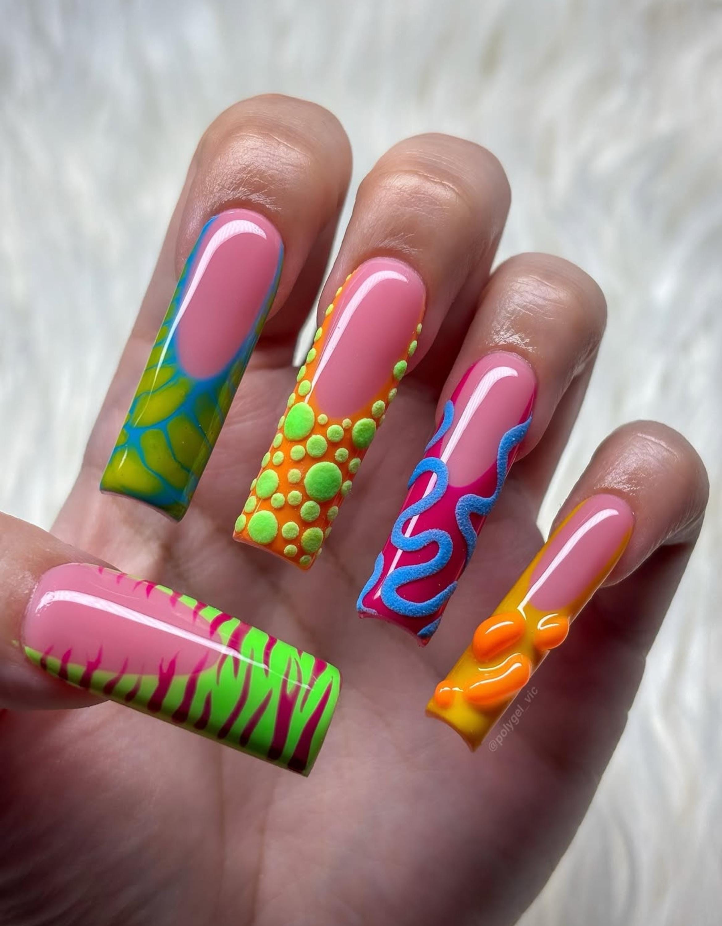 Vivid Neon Men’s Nails That Pop